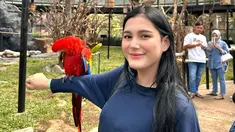 Saat hamil dan setelah melahirkan, tak terlihat perubahan signifikan dari penampilan Yasmine Ow. Saudara ipar Irish Bella ini terlihat ideal sama seperti sebelum hamil dan sebelum menikah. Tak mengurangi pesonanya setelah jadi ibu, wanita blasteran Jerman – Malaysia ini banjir pujian dari warganet. Pamer senyuman manis, pesona Yasmine bikin terkesima. (Liputan6.com/IG/@yxsmine.ow)