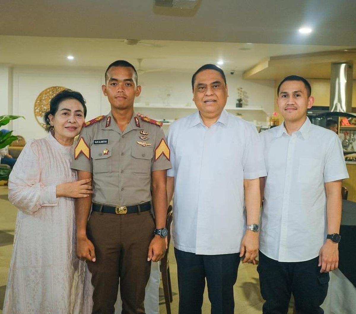 Bukan sembarangan, sang putra yang bernama Muhammad Nur Alamsyah tengah menempuh pendidikan di Akademi Kepolisian. <br>
