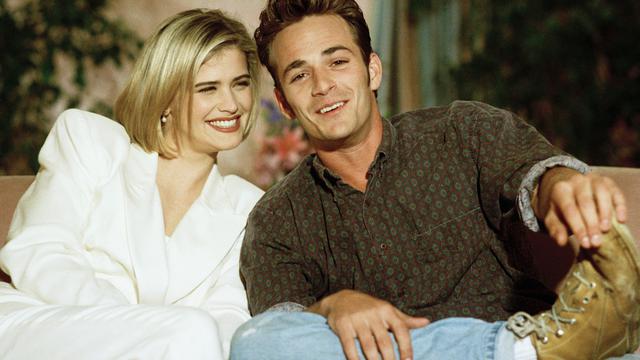 Kristy Swanson dan Luke Perry, pemain Buffy the Vampire Slayer. (AP Photo/Mark Terrill)