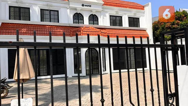 Kantor World Coin Bundaran Senayan Tutup. Liputan6.com/Reanthonio Oktovier Sinanu