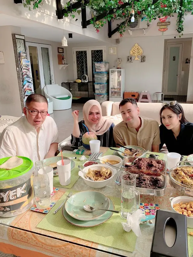Jarang Tersorot, Ini 6 Potret Kebersamaan Nagita Slavina dengan Ayah Tirinya