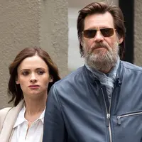 Jim Carrey dan Cathriona White (via entertainment.leadstories.com)