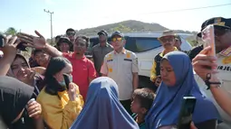 Momen Mendagri Tito Karnavian Dicegat Ibu-Ibu di Nagekeo NTT, Langsung Beri Bantuan Rp 50 Juta
