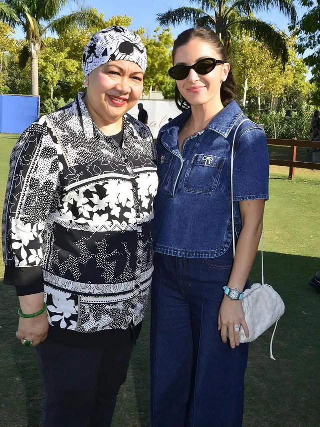 Gaya Simple Anisha Rosnah Nonton Pangeran Mateen Main Polo, Selalu Ditemani Jam Tangan Ratusan Juta