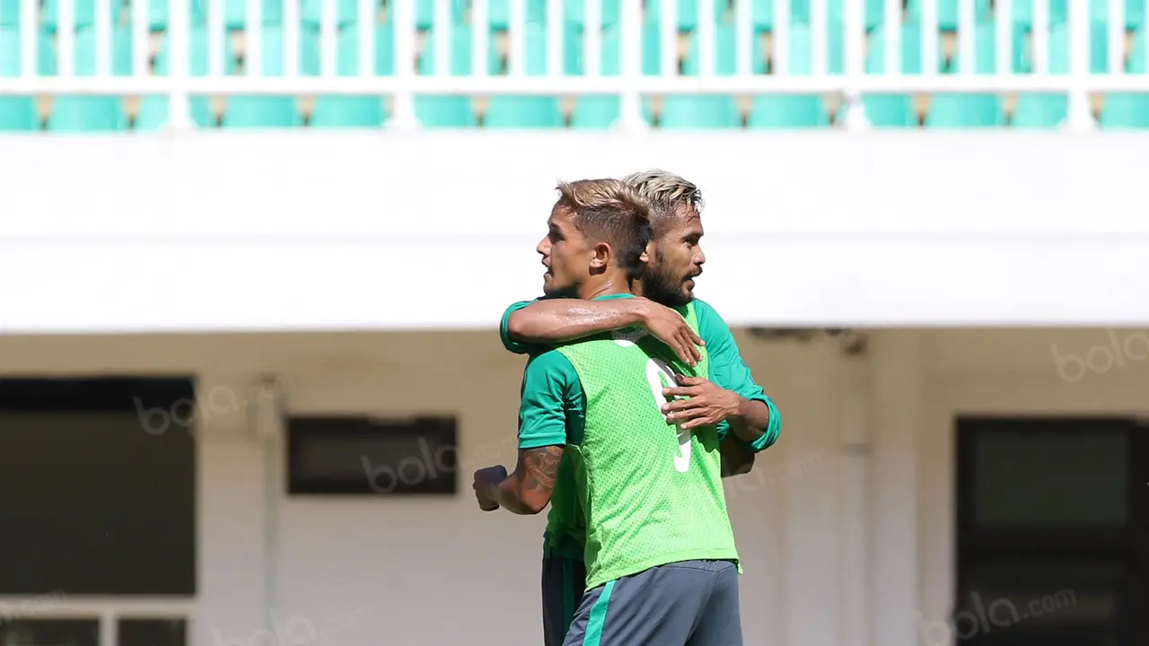 Irfan Bachdim, Zulham Zamrun, Timnas Indonesia, Stadion Pakansari