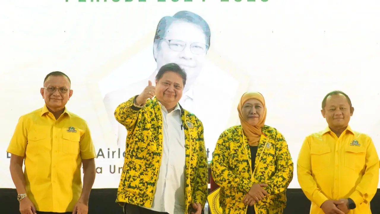 Ketua Umum DPP Partai Golkar Airlangga Hartarto saat melakukan lawatan ke Surabaya dan Madura untuk menggaungkan kemenangan paslon Prabowo-Gibran satu putaran di Pilpres 2024.