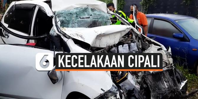 VIDEO: Kecelakaan Maut di Tol Cipali, Mobil Terseret Ratusan Meter