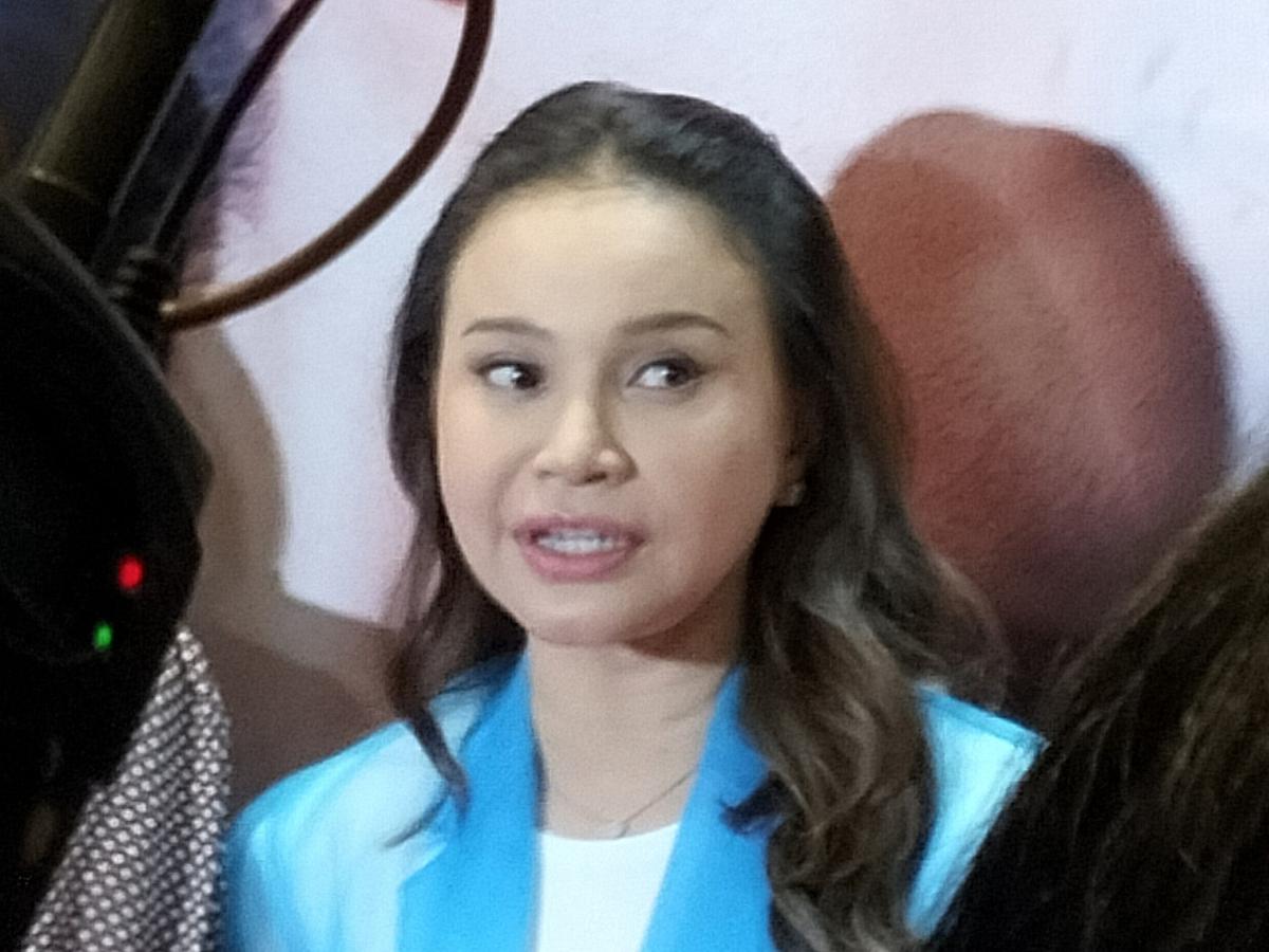 Kisah Cinta Penuh Pengorbanan dalam Film 'TAK INGIN USAI DI SINI' Sukses Buat Rossa Menangis