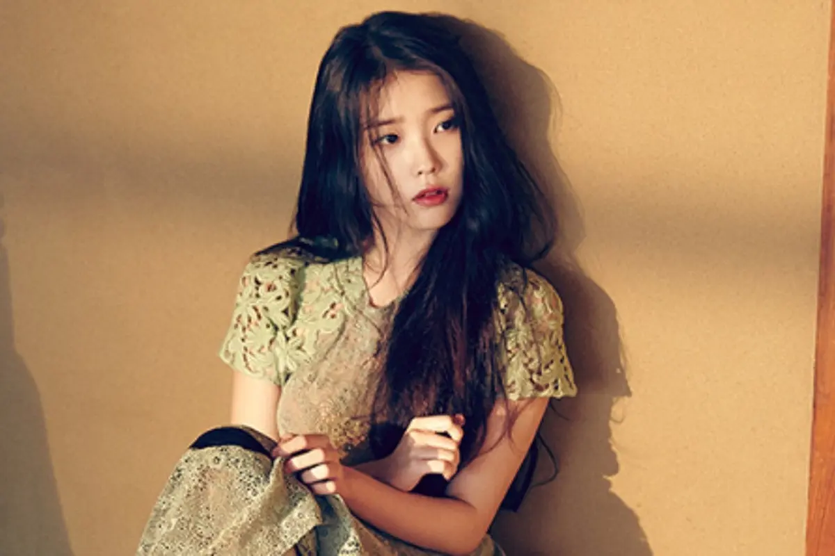IU