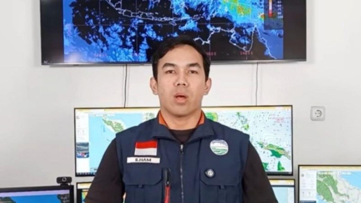 BMKG Ingatkan Waspada Cuaca Ekstrem Sumatera Utara: Hujan Lebat Disertai Petir dan Angin Kencang - merdeka.com
