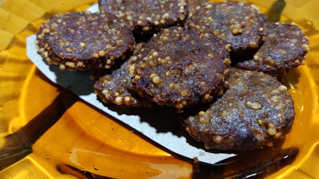 Si Kuning Putu Piring versus Si Cokelat Krenas, Jajanan Khas Kepri yang Bikin Ketagihan