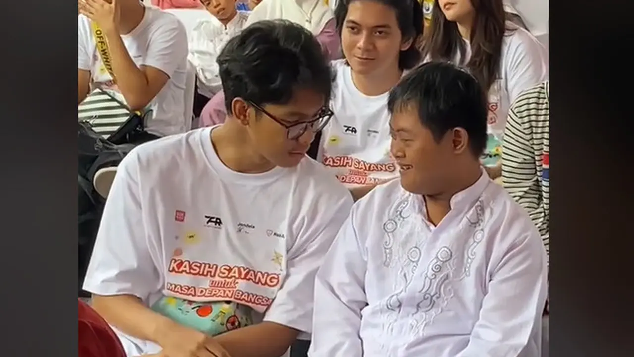 Alam Ganjar Tunjukan Kepedulian pada Penyandang Disabilitas dengan Turut Salurkan Donasi
