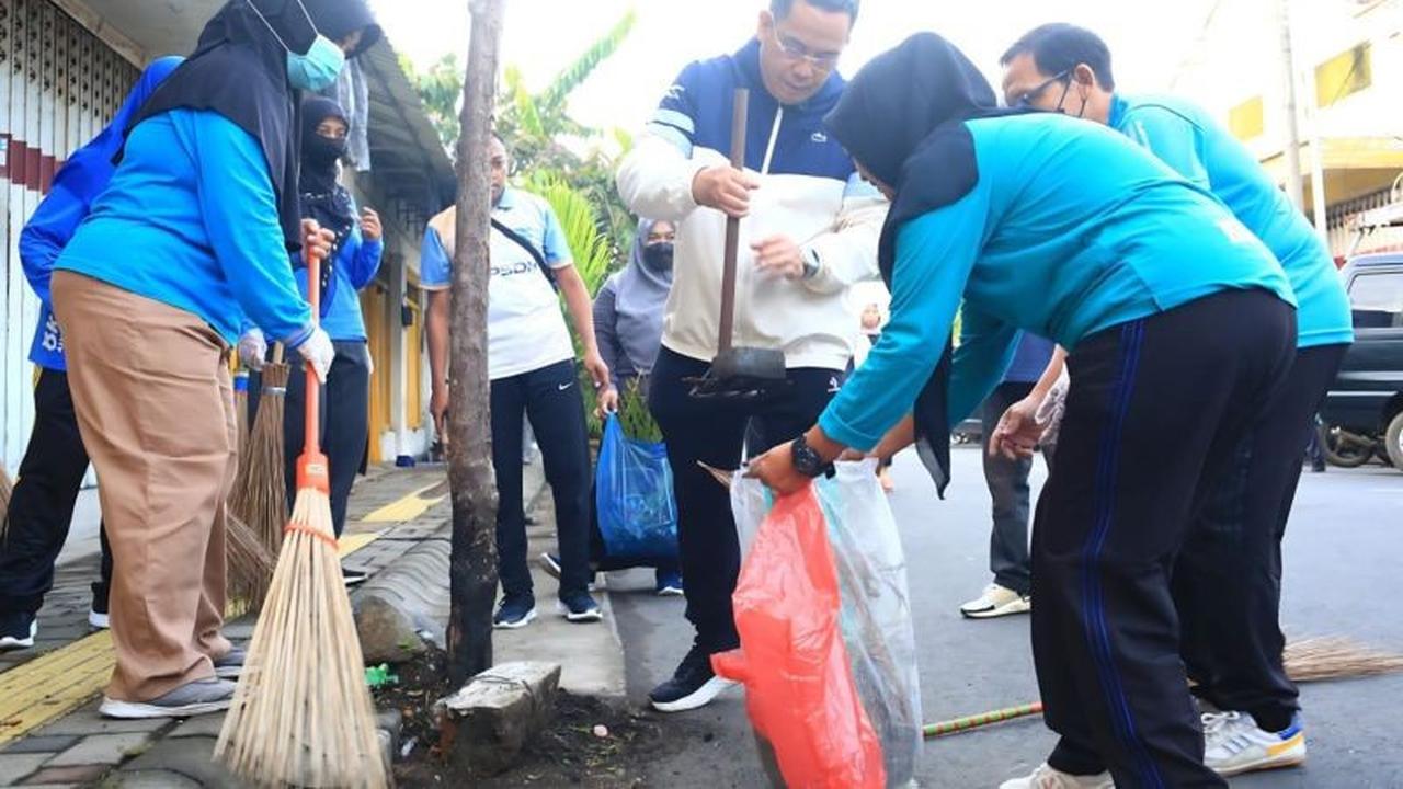 Pemkot Probolinggo Wujudkan Penataan Pasar dan Indonesia ASRI Melalui Kerja Bakti Massal