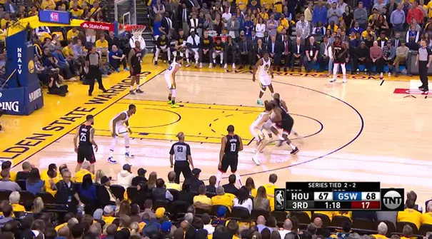Klay Thompson mencetak 27 poin dan Stephen Curry menambah 25 poin untuk memimpin Golden State meraih kemenangan di game 5 atas Houston.