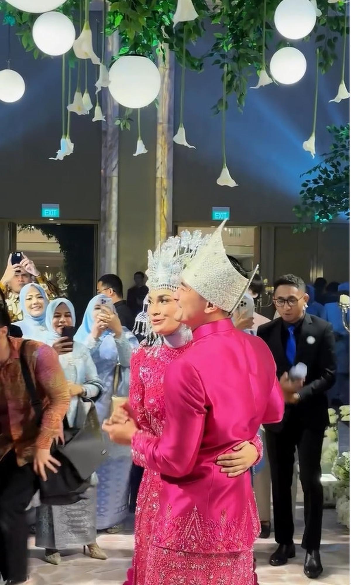 Potret First Dance Zumi Zola dan Putri Zulhas di Resepsi Pernikahan, Cium Kening Mesra - Romantis dan Bucin Abis