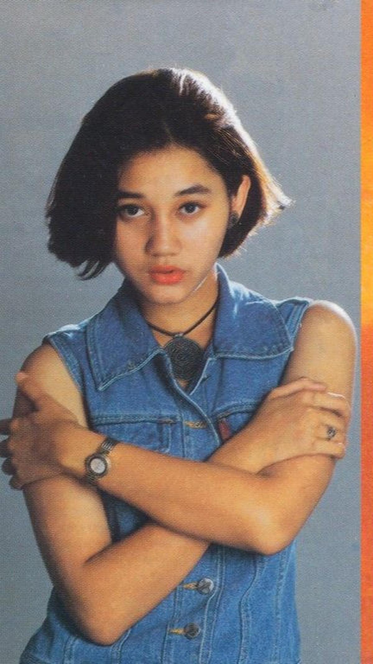 18. Dalam Biru Hatiku<br>