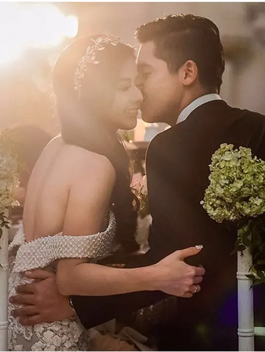 Banyak merasa iri dengan kemesraan pasangan Franda dan Samuel Zylgwn. Ucapan doa agar pernikahannya langgeng juga turut menghiasi laman komentarnya. (Intsgram/frandaaa87)