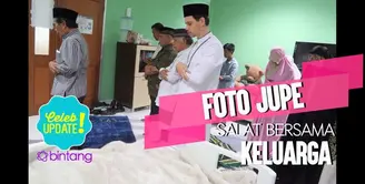 Foto Julia Perez Salat Bersama Keluarga