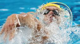 Perenang Australia, Mitchell Larkin, berlomba di nomor 200m gaya punggung putra Kejuaraan Dunia Akuatik 2015 di Kazan, Rusia. (7/8/2015). (Reuters/Stefan Wermuth)