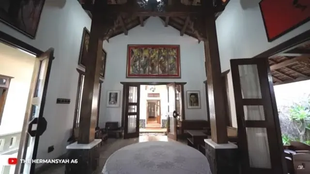 Potret Rumah Rieke Diah Pitaloka, Bernuansa Tradisional Khas Hunian Bali