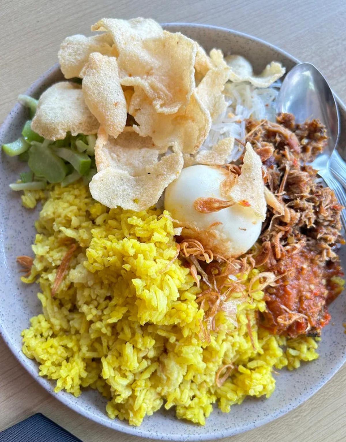 Nasi kuning di Bandung