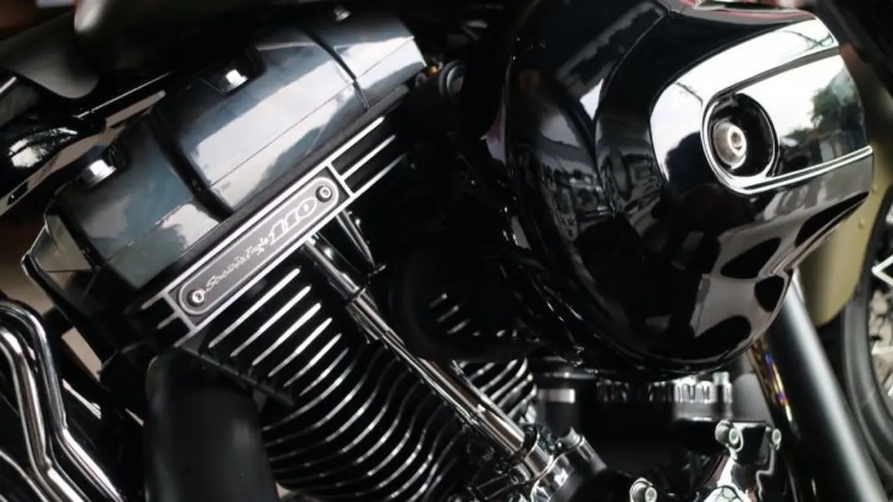 Mesin Harley Davidson Softail Slim S MY17