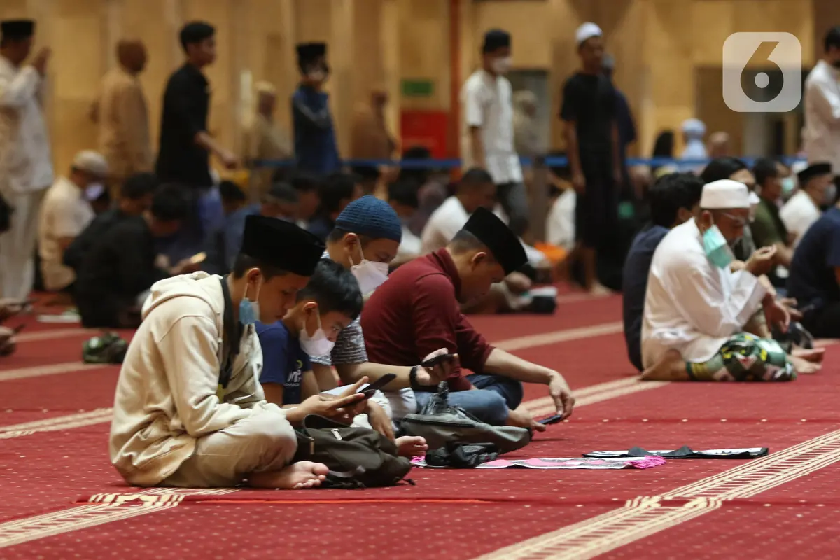 Sholat Tarawih Pertama di Masjid Istiqlal
