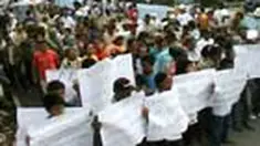 Pengunjuk rasa meminta KPUD Sumut mengambil alih KPUD Pematang Siantar. Sebab, kinerja KPUD Pematang Siantar dinilai tidak benar dalam pemilukada 9 Juni 2010.