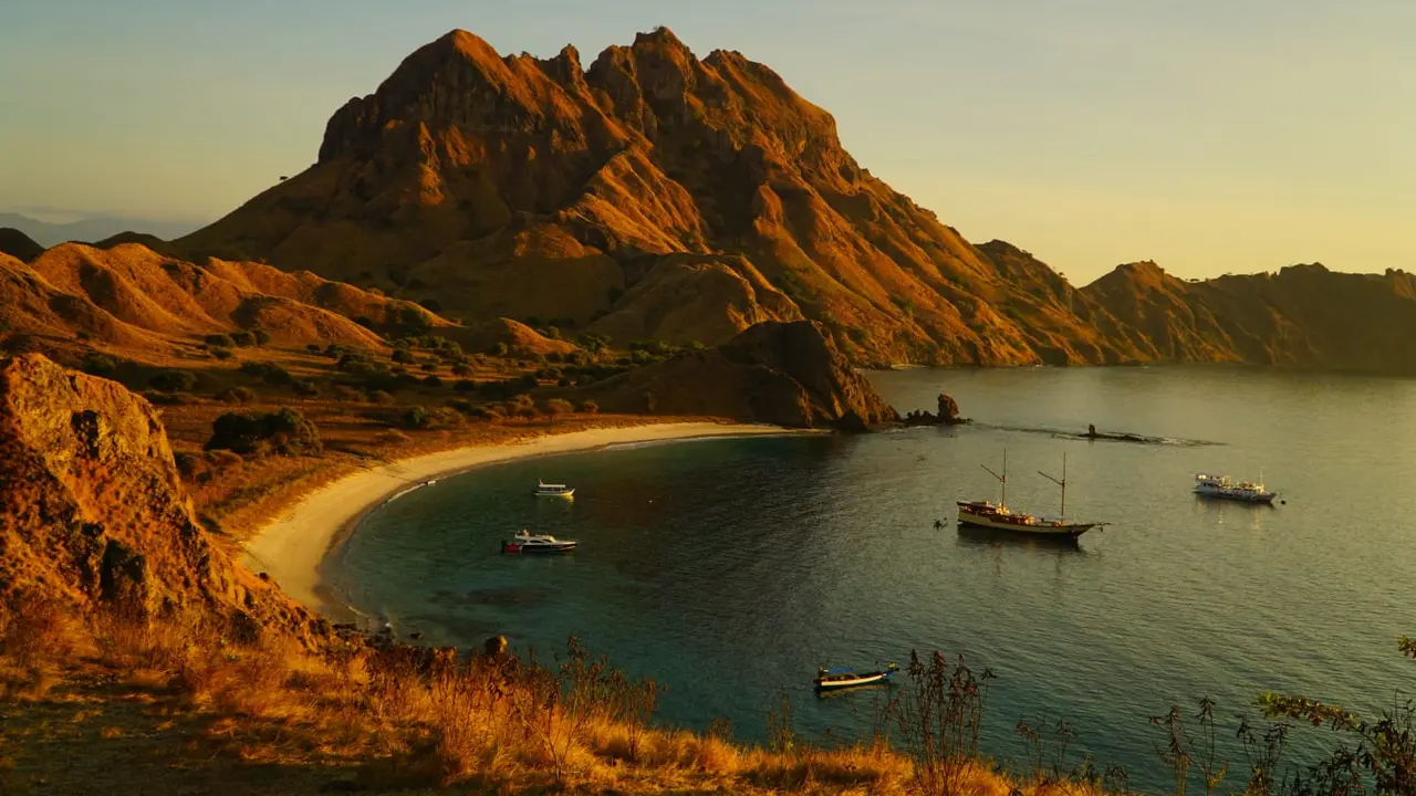 Instruksi KLHK soal Kenaikan Tarif Trekking Komodo oleh PT Flobamor: Cabut Keputusan Sebelum KTT ASEAN 2023