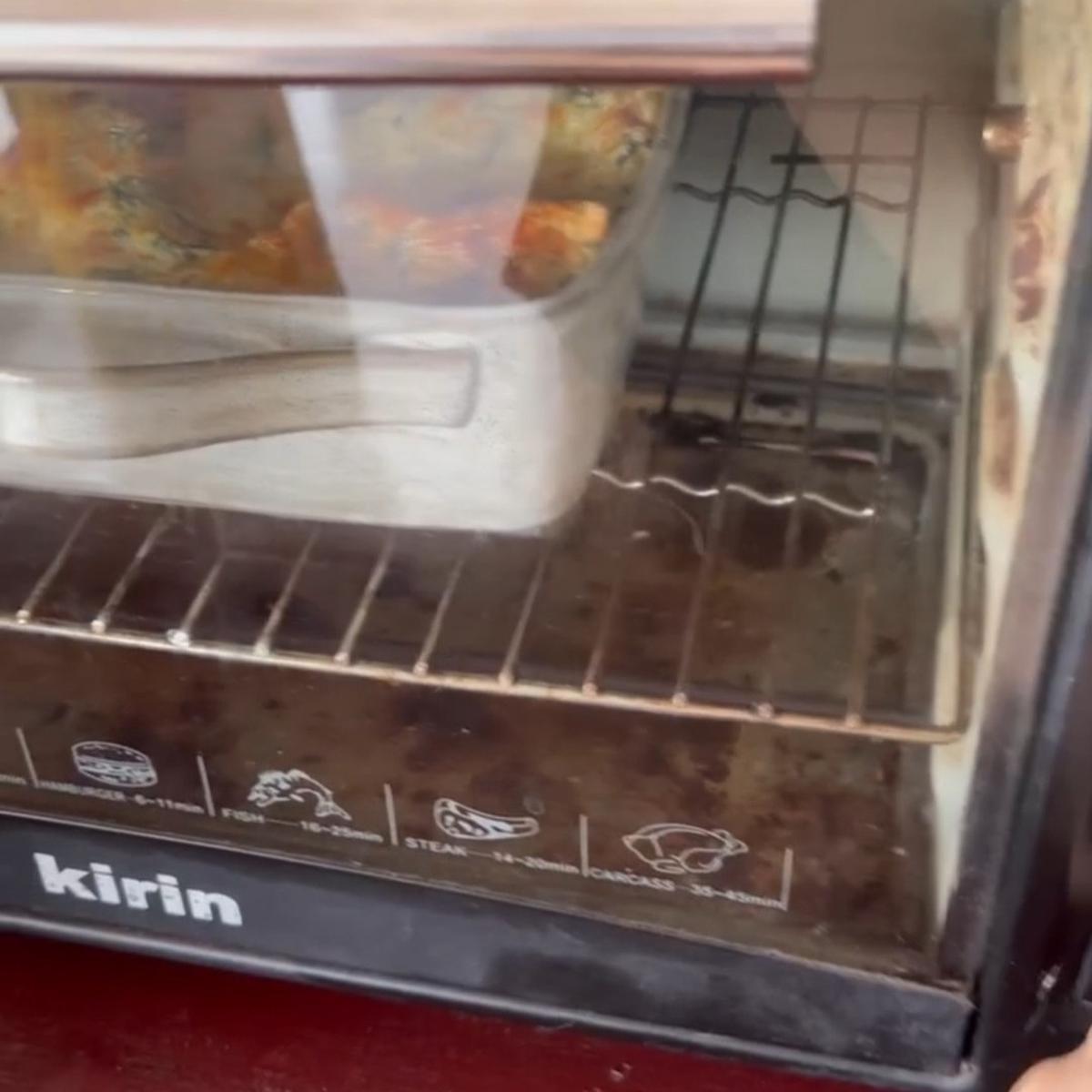 5 Potret Dapur di Rumah Eross Sheila On 7, Perabotan Sederhana Dimanfaatkan Istri yang Jago Masak & Buat Kue