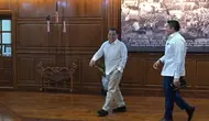 Seskab Teddy Ungkap Isi Pertemuan dengan Haji Isam