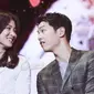 Song Joong Ki menyebutkan telah menjadi penggemar setia Song Hye Kyo, bersyukur dipasangkan dengan sang artis.