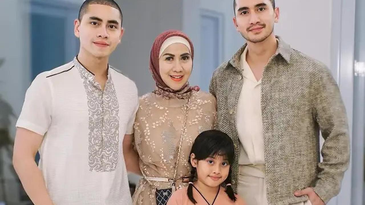 Momen kebersamaan Verrell bersama Athala yang botak, Venna Melinda, dan adik angkatnya menarik sorotan publik.