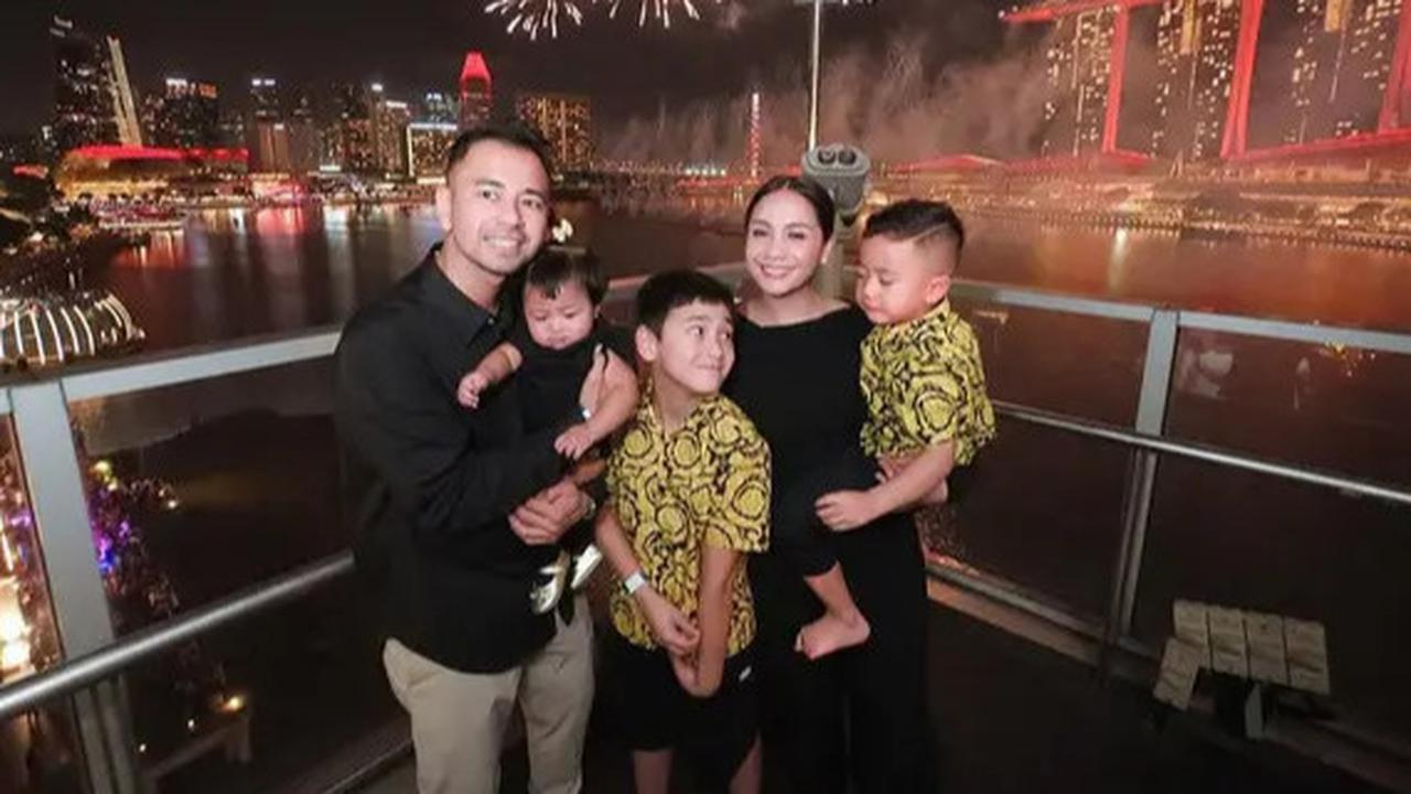 7 Pasangan Artis Ini Rayakan Tahun Baru di Luar Negeri, Nikmati Pesta Kembang Api Menakjubkan