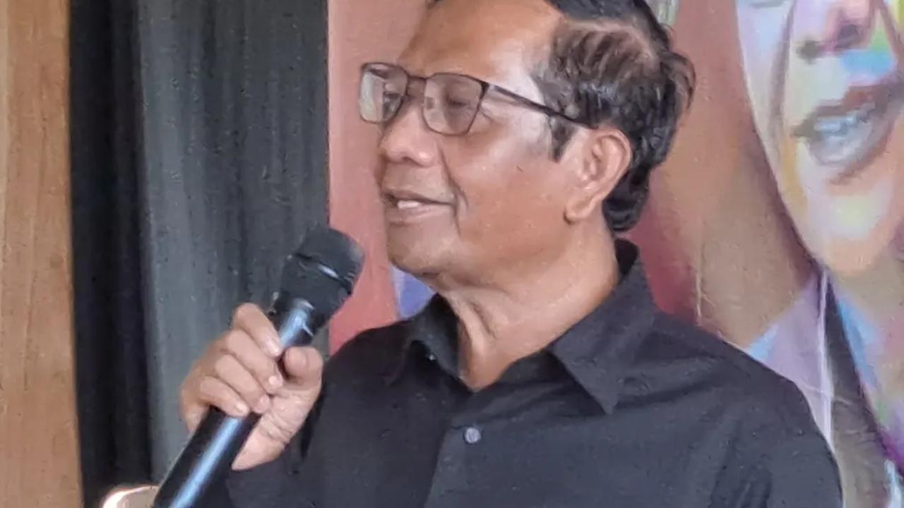Mahfud MD mengunggah salah satu momen dirinya yang tak biasa. <br>