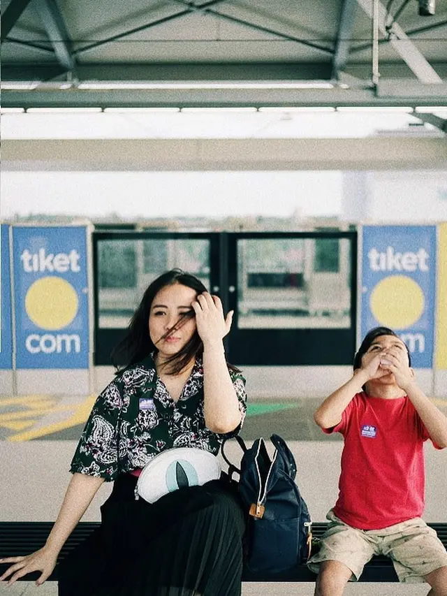 Potret Astrid Sartiasari Momong Anak (sumber: instagram/astridbasjar)