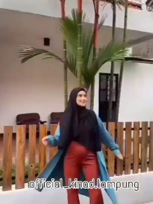 Potret Baby Bump Nadya Mustika Rahayu. (Sumber: Instagram/@official_kinad.lampung)