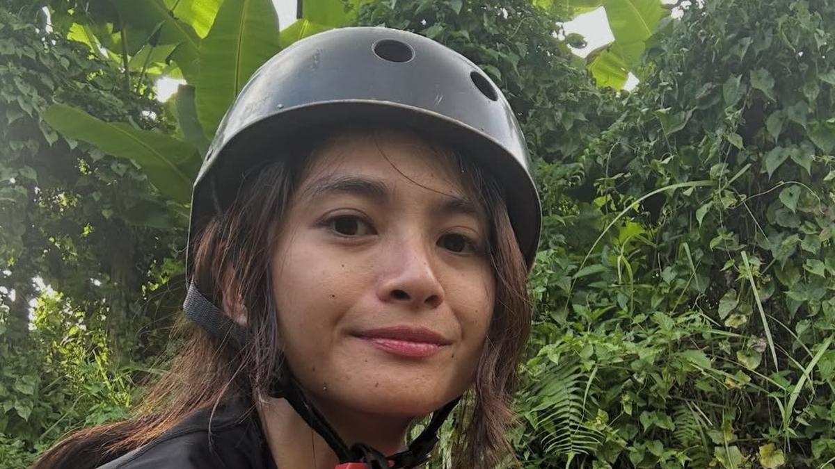 6 Potret Acha Septriasa Solo Traveling ke Bali, Tampil Bare Face