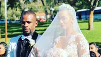 Bintang Madura United, Greg Nwokolo menikahi model cantik, Kimmy Jayanti di Australia, Minggu (20/5/2018). (Instagram.com/kimmyjayanti)