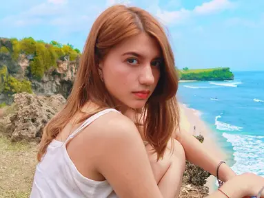 Penampilan remaja satu ini pun cukup sering jadi sorotan publik. Cassandra Lee juga sering mengunggah foto wajahnya di akun Instagram pribadinya. (Liputan6.com/IG/@cassandraslee)