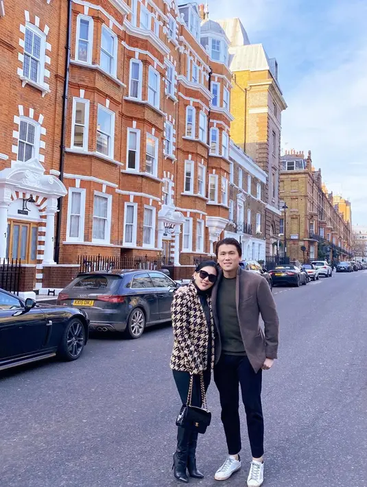 Syahrini dan Reino Barack (Instagram/princessyahrini)