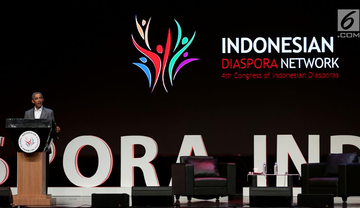Presiden AS ke-44, Barack Obama saat berpidato dalam acara 4th Congress of Indonesian Diaspora di Kota Kasablanka, Jakarta, Sabtu (1/7). Pidato ini juga merupakan pidato Obama pertama di Asia setelah ia selesai menjabat presiden.(Liputan6.com/Johan Tallo)