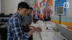 Pemeriksaan kesehatan gratis kepada warga ini merupakan bagian dari kampanye capres-cawapres Prabowo-Gibran agar lebih bermanfaat bagi masyarakat. (Liputan6.com/Faizal Fanani)