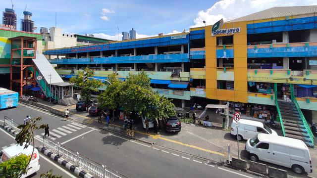 Blok G Pasar Tanah Abang, Jakarta Pusat kini semakin sepi dan redup.