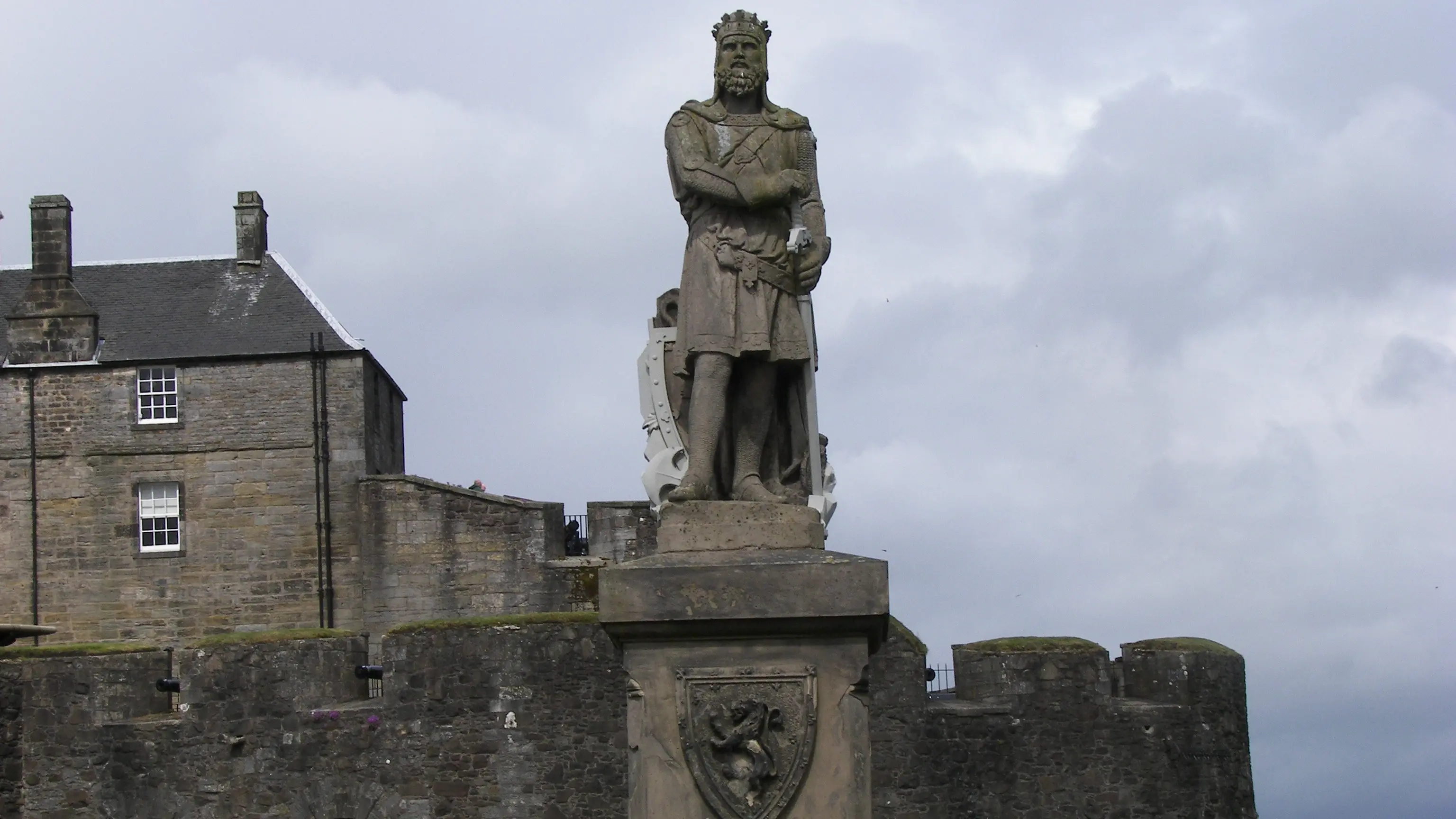 Patung Robert the Bruce di Kastil Stirling, Skotlandia (Wikimedia Commons)