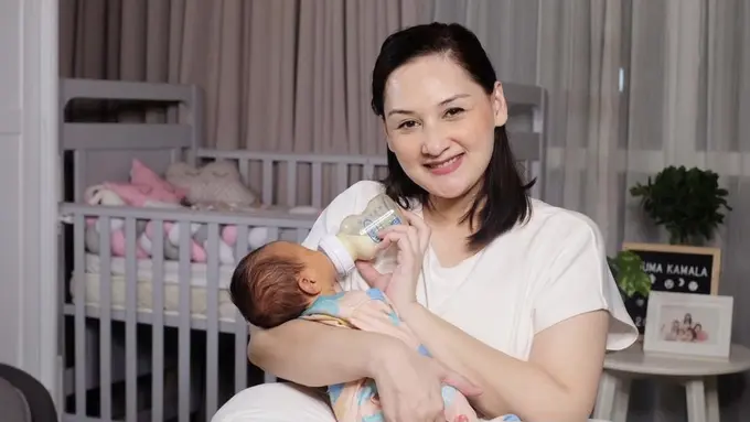 Tuai Pujian, Mona Ratulia Jadi Ibu Susu Bayi Lelaki dari Seorang Ibu yang Meninggal