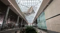 Sebagai salah satu bandara terbaik di dunia hingga saat ini, Bandara Changi kini memberikan kebebasan bermain di galeri seni kinetik. (Jewel Changi Airport)