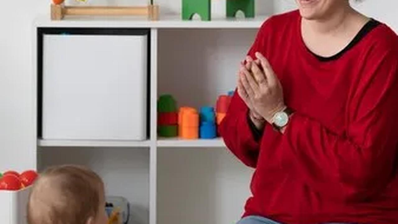 Pilihlah metode yang sesuai dengan filosofi dan nilai keluarga, agar si Kecil dapat tumbuh dan berkembang secara optimal. Selamat mencari kurikulum yang terbaik untuk si Kecil, Bu!