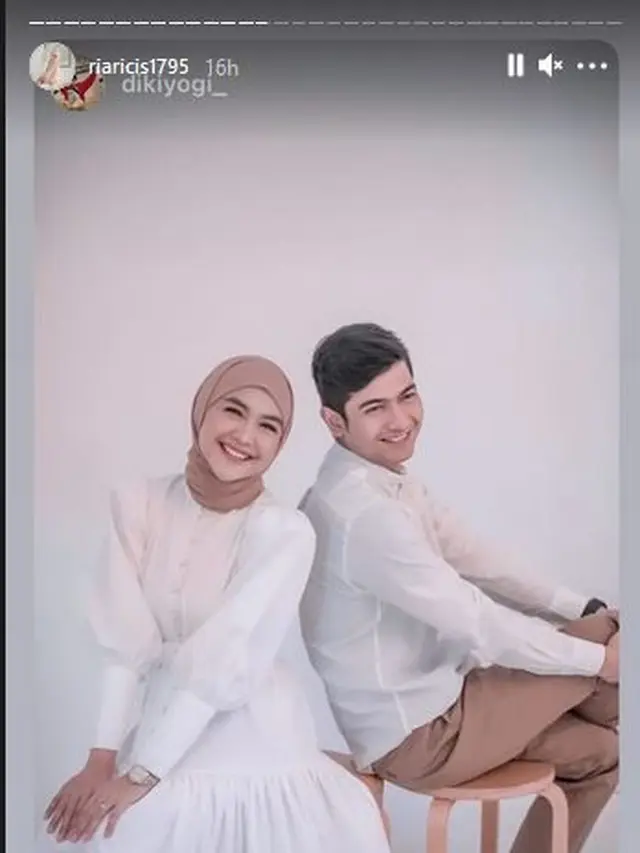 Dikabarkan Segera Menikah, Ini 6 Gaya Pemotretan Ria Ricis dan Teuku RyanDikabarkan Segera Menikah, Ini 6 Gaya Pemotretan Ria Ricis dan Teuku Ryan