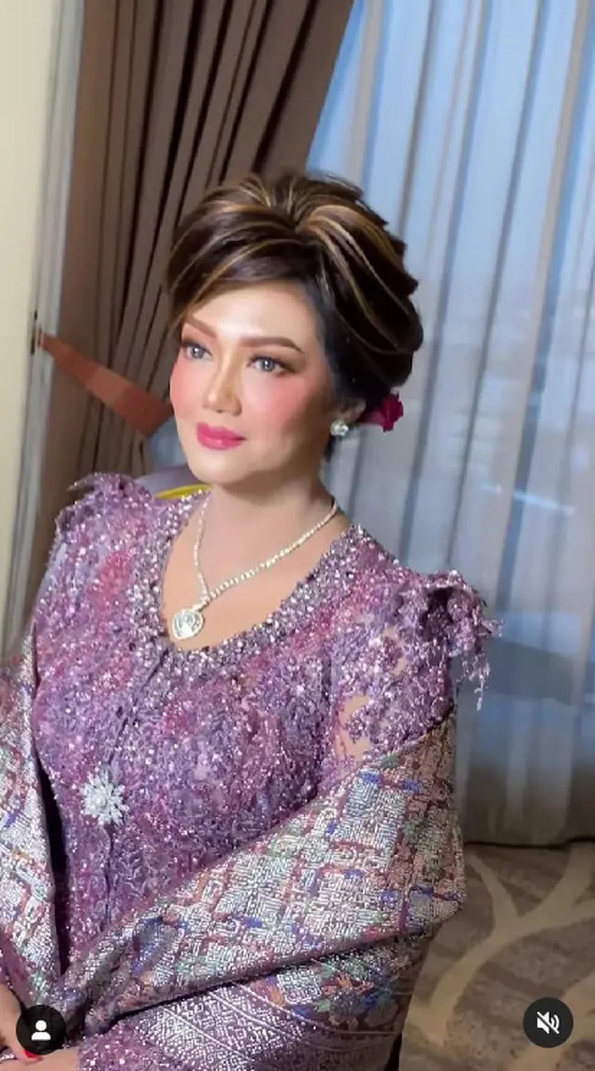 Potret Model Kebaya Ungu yang Dipakai Bella Saphira, Elegan dan Anggun